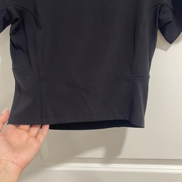 Lululemon crop top black classic right size 10 - Picture 6 of 6